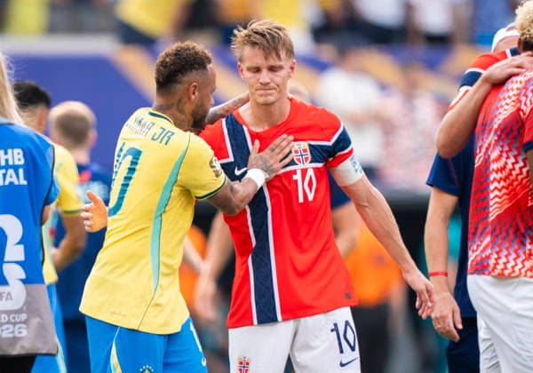 Neymar (Brazil, 10) enttaeuscht, enttaeuscht schauend, dissapointed, traurig, frustiert, frust, gefrustet, frustrated hier mit Martin Odegaard (Norway, 10) FIFA World Cup, WM, Weltmeisterschaft, Fussball 2026: Brazil v Norway 05 July 2026, FIFA World Cup 2026: Brazil v Norway (Round of 16) at New York New Jersey Stadium in East Rutherford, New Jersey, USA. *** Neymar (Brazil, No. 10), looking disappointed, sad, frustrated, here with Martin Odegaard (Norway, No. 10), FIFA World Cup 2026: Brazil vs. Norway, July 5, 2026, FIFA World Cup 2026 Brazil vs. Norway Round of 16 at New York New Jersey Stadium in East Rutherford, New Jersey, USA Copyright: HMBxMedia xMarcoxBader