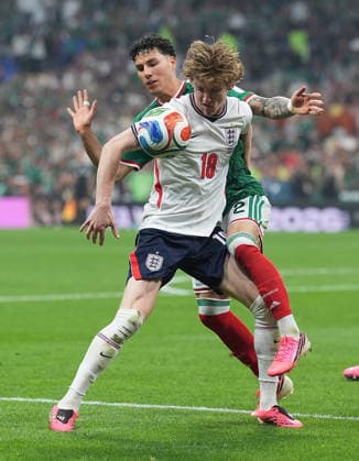 (260706) -- MEXICO CITY, July 6, 2026 -- Anthony Gordon (front) of England vies with Jorge Sanchez of Mexico during the round of 16 match between Mexico and England at the 2026 FIFA World Cup, WM, Weltmeisterschaft, Fussball at the Mexico City Stadium, Mexico, July 5, 2026. (Photo by Xinhua) (SP)MEXICO-MEXICO CITY-FOOTBALL-FIFA WORLD CUP-ROUND OF 16-MEX VS ENG MartinxZabala 