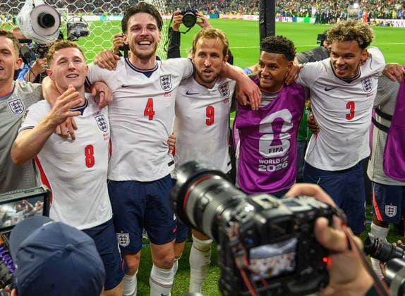 05 July 2026 - Mexico v England - Azteca Stadium- Mexico City - R16 - 2026 World Cup - USA. 05 July 2026 - Mexico v England - Azteca Stadium- Mexico City - R16 - 2026 World Cup - USA. England players celebrates victory at the final whistle. Picture : Mark Pain MEXICO CITY MEXICO  Copyright: xMarkxPainx