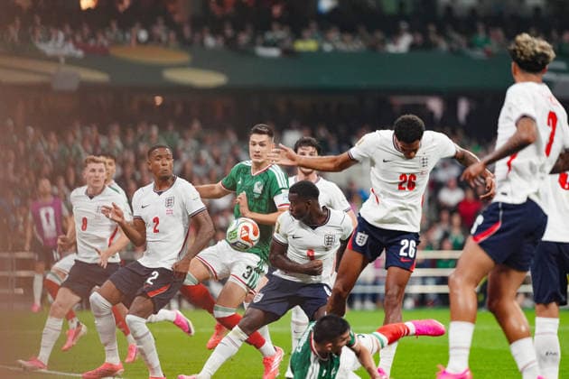 Mexico v England Round of 16 FIFA World Cup, WM, Weltmeisterschaft, Fussball 2026 Jarell Quansah 26 of England national team, Nationalteam battles for the header during the FIFA World Cup 2026 round of 16 match between Mexico and England at Mexico City stadium. on July 5, 2026 in Mexico City, Mexico. (Photo by Ian Robles Eyepix Group) Copyright: xIanxRobles xEyepixxGroupx EL_05072026_191169JPEG