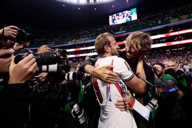 FIFA World Cup, WM, Weltmeisterschaft, Fussball 2026 - Round of 16 - Mexico vs. England Harry Kane (C-L) of England celebrates after the FIFA World Cup 2026 Round of 16 soccer match between Mexico and England, in Mexico City, Mexico, 05 July 2026. MEXICO CITY Mexico  Copyright: xJOSExMENDEZx