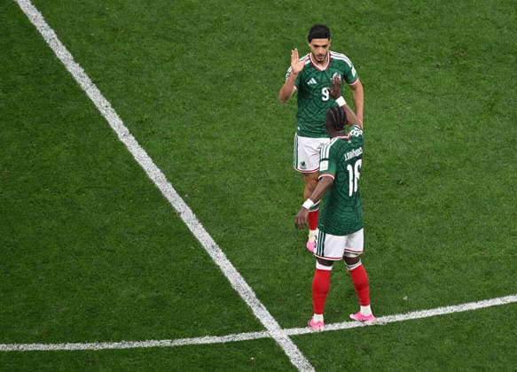 (260706) -- MEXICO CITY, July 6, 2026 -- Raul Jimenez (R) of Mexico celebrates scoring with his teammate Julian Quinones during the round of 16 match between Mexico and England at the 2026 FIFA World Cup, WM, Weltmeisterschaft, Fussball at the Mexico City Stadium, Mexico, July 5, 2026. ) (SP)MEXICO-MEXICO CITY-FOOTBALL-FIFA WORLD CUP-ROUND OF 16-MEX VS ENG LixMuzi 