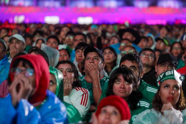 FIFA World Cup, WM, Weltmeisterschaft, Fussball 2026 - Round of 16 - Mexico vs England Fans of Mexico react at the Fan Fest in the Zócalo following the conclusion of a Round of 16 match in the 2026 FIFA World Cup between Mexico and England in Mexico City, Mexico, 05 July 2026. Mexico City Mexico  Copyright: xISAACxESQUIVELx