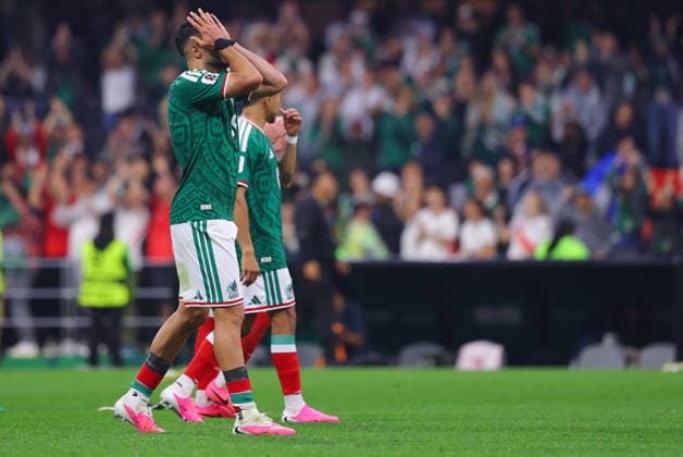 MEXICO CITY, MEXICO - JULY 5: Raul JimÃ nez of Mexico dejected after Mexico lose the FIFA World Cup, WM, Weltmeisterschaft, Fussball 2026 Round Of 16 match between Mexico and England at Mexico City Stadium on July 5, 2026 in Mexico City, Mexico.  Copyright: xMBxMediax