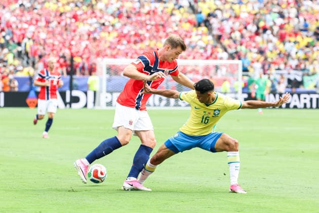 July 5, 2026, USA: Douglas Santos player of Brazil during the Round of 16 match between Brazil and Norway at the FIFA World Cup, WM, Weltmeisterschaft, Fussball at New York New Jersey Stadium, in East Rutherford, United States, on Sunday, July 05, 2026. FIFA World Cup 2026 - Round Of 16 - Brazil V Norway  - ZUMAc233 0860841724st Copyright: xVanessaxCarvalhox