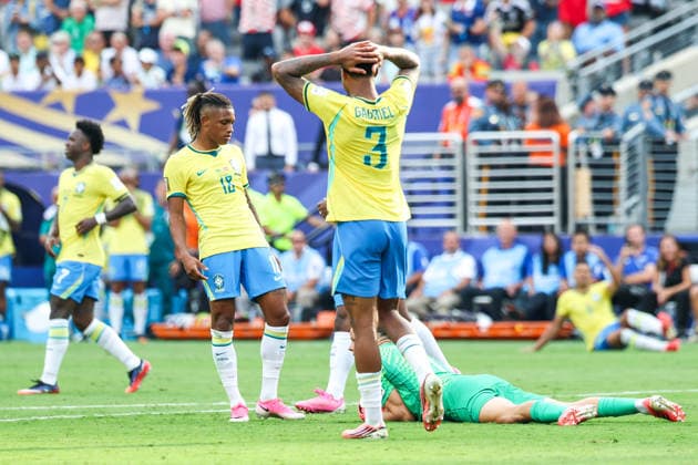 July 5, 2026, USA: Gabriel Magalhaes player of Brazil and Orjan Nyland Goalkeeper of Norway during the Round of 16 match between Brazil and Norway at the FIFA World Cup, WM, Weltmeisterschaft, Fussball at New York New Jersey Stadium, in East Rutherford, United States, on Sunday, July 05, 2026. FIFA World Cup 2026 - Round Of 16 - Brazil V Norway  - ZUMAc233 0860842478st Copyright: xVanessaxCarvalhox