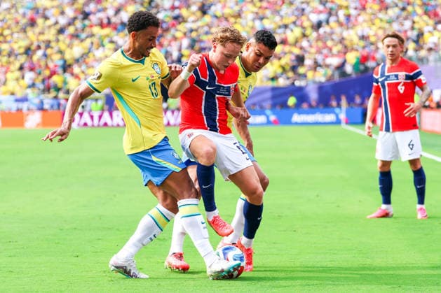 July 5, 2026, East Rutherford, Nj, United States: Danilo and Casemiro players of Brazil during the Round of 16 match between Brazil and Norway at the FIFA World Cup, WM, Weltmeisterschaft, Fussball at New York New Jersey Stadium, in East Rutherford, United States, on Sunday, July 05, 2026. FIFA World Cup 2026 - Round Of 16 - Brazil V Norway  - ZUMAv122 20260705_aap_v122_175 Copyright: xWilliamxVolcovx