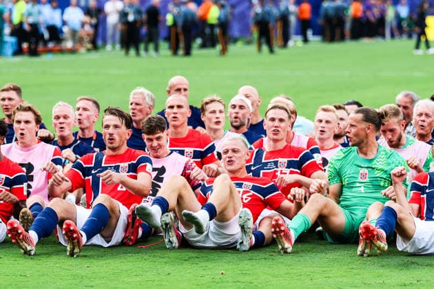 July 5, 2026, East Rutherford, Nj, United States: Norway s players celebrate qualifying for the quarterfinals by performing the Viking clap after defeating Brazil 2-1 to the Round of 16 match at the FIFA World Cup, WM, Weltmeisterschaft, Fussball at New York New Jersey Stadium, in East Rutherford, United States, on Sunday, July 05, 2026. East Rutherford United States - ZUMAv122 20260705_aap_v122_188 Copyright: xWilliamxVolcovx