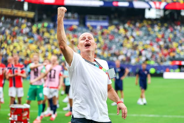 July 5, 2026, East Rutherford, Nj, United States: Stale Solbakken Coach of Norway celebrates qualifying for the quarterfinals after defeating Brazil 2-1 to the Round of 16 match at the FIFA World Cup, WM, Weltmeisterschaft, Fussball at New York New Jersey Stadium, in East Rutherford, United States, on Sunday, July 05, 2026. East Rutherford United States - ZUMAv122 20260705_aap_v122_191 Copyright: xWilliamxVolcovx