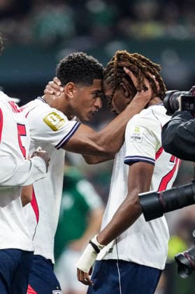 Jude Bellingham of England (L) and Djed Spence of England (R) celebrate after winning the FIFA Men’s World Cup 2026 round of 16 football match between Mexico and England at Mexico City Stadium, in Mexico City on July 5th 2026 (Photo by Alexandra Fechete SPP)  Copyright: xAlexandraxFechete SPPx Sportspressphoto_SPR185746
