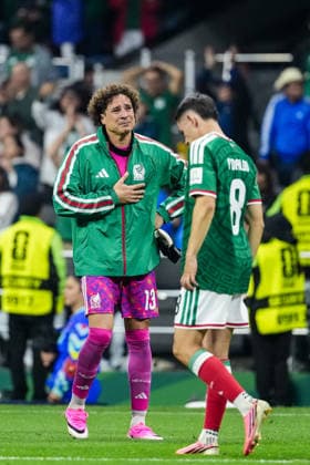 Guillermo Ochoa of Mexico looks dejected during the FIFA Men’s World Cup 2026 round of 16 football match between Mexico and England at Mexico City Stadium, in Mexico City on July 5th 2026 (Photo by Alexandra Fechete SPP)  Copyright: xAlexandraxFechete SPPx Sportspressphoto_SPR185751