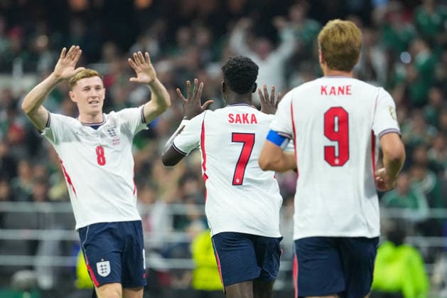 Bukayo Saka of England (C) and Elliot Anderson of England (R) celebrate the team s second goal during the FIFA Men’s World Cup 2026 round of 16 football match between Mexico and England at Mexico City Stadium, in Mexico City on July 5th 2026 (Photo by Alexandra Fechete SPP)  Copyright: xAlexandraxFechete SPPx Sportspressphoto_SPR185799