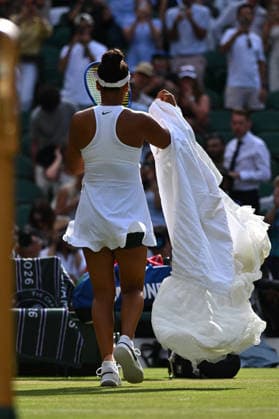 2026 Wimbledon - Naomi Osaka Naomi Osaka (JPN) during her fourth round match at the 2026 Wimbledon Championships at the AELTC in London, UK on July 5, 2026. Photo by Corinne Dubreuil ABACAPRESS.COM London  Copyright: xDubreuilxCorinne ABACAx
