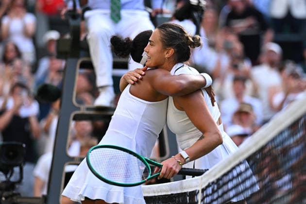 2026 Wimbledon - Naomi Osaka Naomi Osaka (JPN) during her fourth round match at the 2026 Wimbledon Championships at the AELTC in London, UK on July 5, 2026. Photo by Corinne Dubreuil ABACAPRESS.COM London  Copyright: xDubreuilxCorinne ABACAx