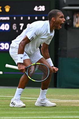 2026 Wimbledon - Felix Auger-Aliassime Felix Auger-Aliassime (CAN) during his fourth round match at the 2026 Wimbledon Championships at the AELTC in London, UK on July 5, 2026. Photo by Corinne Dubreuil ABACAPRESS.COM London  Copyright: xDubreuilxCorinne ABACAx