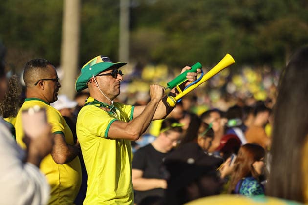 Torcedores na praça Arautos da Paz CAMPINAS, SP - 05.07.2026: TORCEDORES NA PRAcA ARAUTOS DA PAZ - Thousands of fans gathered at Arautos da Paz square in Taquaral in Campinas SP to watch the Brazil vs Norway game on Sunday afternoon 5. x2980006x  LeandroxFerreira xwww.imago-images.dex  IMAGO LeandroxFerreira