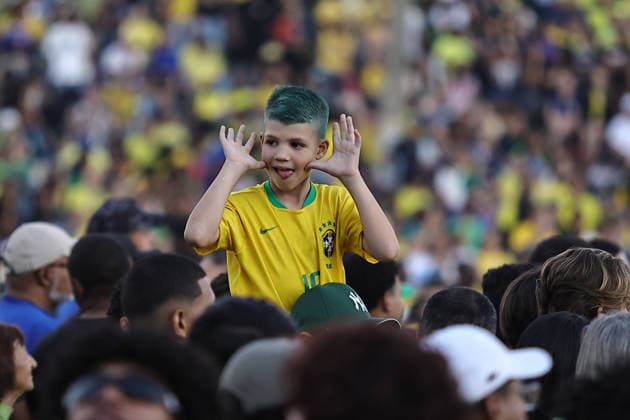 Torcedores na praça Arautos da Paz CAMPINAS, SP - 05.07.2026: TORCEDORES NA PRAcA ARAUTOS DA PAZ - Thousands of fans gathered at Arautos da Paz square in Taquaral in Campinas SP to watch the Brazil vs Norway game on Sunday afternoon 5. x2980046x  LeandroxFerreira xwww.imago-images.dex  IMAGO LeandroxFerreira