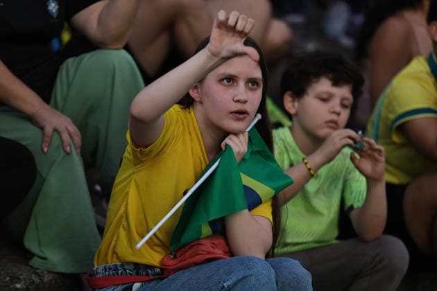 Torcedores na praça Arautos da Paz CAMPINAS, SP - 05.07.2026: TORCEDORES NA PRAcA ARAUTOS DA PAZ - Thousands of fans gathered at Arautos da Paz square in Taquaral in Campinas SP to watch the Brazil vs Norway game on Sunday afternoon 5. x2980050x  LeandroxFerreira xwww.imago-images.dex  IMAGO LeandroxFerreira