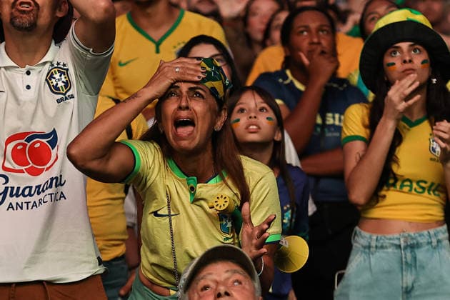 Torcedores na praça Arautos da Paz CAMPINAS, SP - 05.07.2026: TORCEDORES NA PRAcA ARAUTOS DA PAZ - Thousands of fans gathered at Arautos da Paz square in Taquaral in Campinas SP to watch the Brazil vs Norway game on Sunday afternoon 5. x2980060x  LeandroxFerreira xwww.imago-images.dex  IMAGO LeandroxFerreira