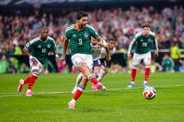 FIFA World Cup, WM, Weltmeisterschaft, Fussball 2026 MEXICO VS ENGLAND FIFA WORLD CUP 2026 MEXICO VS ENGLAND MEXICO VS ENGLAND 05072026 MEXICO CITY, MEXICO. Action photo of Raul Jimenez (9) of Mexico scoring a goal, during game of the FIFA World Cup 2026 held at the Estadio Ciudad de Mexico of Mexico City. Foto de accion de Raul Jimenez (9) de Mexico anotando un gol, durante juego de Copa del Mundo 2026 de la FIFA en el Estadio Ciudad de MÃ xico de la Ciudad de Mexico. PHOTO BY IMAGENSHOP AGENCIA FOTOGRAFICA MEXICO CITY MEXICO CITY MEXICO *** 2026 FIFA World Cup: Mexico vs. England 2026 FIFA World Cup: Mexico vs. England Mexico vs. England July 5, 2026, Mexico City, MEXICO Action photo of Raul Jimenez (No. 9) of Mexico scoring a goal during a match of the 2026 FIFA World Cup held at the Estadio Ciudad de México in Mexico City Action photo of Raul Jimenez (No. 9) of Mexico scoring a goal, during a 2026 FIFA World Cup match at the Estadio Ciudad de México in Mexico City PHOTO BY IMAGENSHOP PHOTO AGENCY MEXICO CITY MEXICO CITY MEXICO Copyright: xYOALIxMARTINEZx