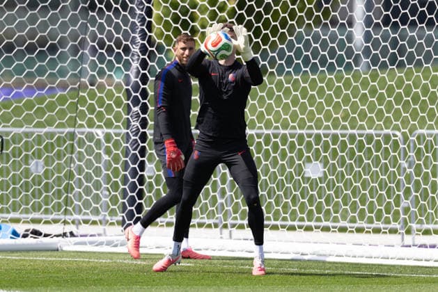 July 4, 2026, Seattle, Washington, USA: United States of America goalkeeper Matt Freese (24) warms up by United States of America goalkeeper Matt Turner (1) warms up in their final team practice before their game at the USA national team, Nationalteam Training which took place at University of Washington Soccer Stadium. Seattle USA - ZUMAl181 20260704_zsp_l181_039 Copyright: xMelissaxLevinx