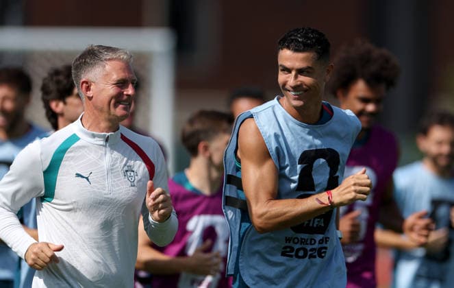 (260706) -- DALLAS, July 6, 2026 -- Cristiano Ronaldo (R) of Portugal attends a training session ahead of the round of 16 match between Portugal and Spain at the 2026 FIFA World Cup, WM, Weltmeisterschaft, Fussball in Dallas, the United States, on July 5, 2026. ) (SP)U.S.-DALLAS-FIFA WORLD CUP-TEAM PORTUGAL-TRAINING LixYing 