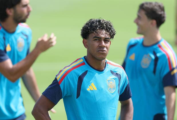 (260706) -- DALLAS, July 6, 2026 -- Lamine Yamal of Spain attends a training session ahead of the round of 16 match between Portugal and Spain at the 2026 FIFA World Cup, WM, Weltmeisterschaft, Fussball in Dallas, the United States, on July 5, 2026. ) (SP)U.S.-DALLAS-FIFA WORLD CUP-TEAM SPAIN-TRAINING LixYing 