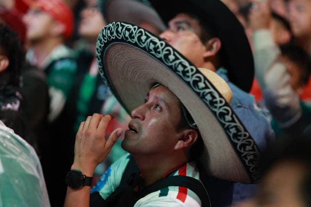 Crowds of Mexico fans gather in central Mexico City to watch Mexico face England MEXICO CITY, MEXICO - JULY 05: Mexican fans react as they watch the round of 16 match between Mexico and England on large screens, at Reforma Avenue, in Mexico City, Mexico on July 05, 2026. Daniel Cardenas Anadolu Mexico City Mexico. Editorial use only. Please get in touch for any other usage.  Copyright: x2026xAnadoluxDanielxCardenasx