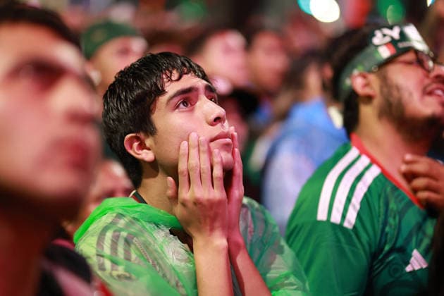 Crowds of Mexico fans gather in central Mexico City to watch Mexico face England MEXICO CITY, MEXICO - JULY 05: Mexican fans react as they watch the round of 16 match between Mexico and England on large screens, at Reforma Avenue, in Mexico City, Mexico on July 05, 2026. Daniel Cardenas Anadolu Mexico City Mexico. Editorial use only. Please get in touch for any other usage.  Copyright: x2026xAnadoluxDanielxCardenasx