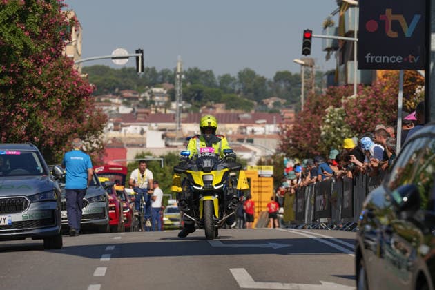 Tercera etapa del Tour de Francia 2026 Varios aficionados durante la tercera etapa del Tour de Francia 2026, a 6 de julio de 2026, en Granollers, Barcelona, Catalunya (Espana). La tercera etapa del Tour de Francia, que recorre 195 kilómetros, se celebra con un formato excepcional sin aficionados ni caravana publicitaria en la parte final por los incendios forestales que están sacudiendo la zona. 06 JULIO 2026 Granollers, Barcelona, Catalunya Granollers, Barcelona, Catalunya Espana *** Stage 3 of the 2026 Tour de France: Several fans during Stage 3 of the 2026 Tour de France on July 6, 2026, in Granollers, Barcelona, Catalonia, Spain. Stage 3 of the Tour de France, covering 195 kilometers, is being held under exceptional circumstances, with no fans or advertising caravan in the final stretch due to the wildfires ravaging the area. JULY 6, 2026 Granollers, Barcelona, Catalonia Granollers, Barcelona, Catalonia, Spain  Copyright: xDavidxZorrakinox 7648548