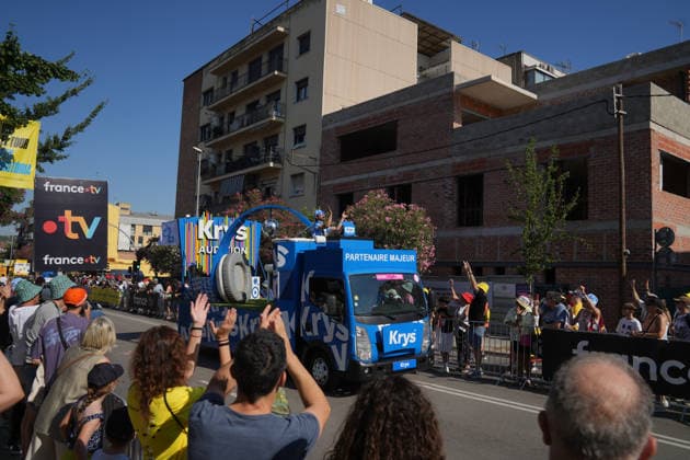 Tercera etapa del Tour de Francia 2026 Varios aficionados durante la tercera etapa del Tour de Francia 2026, a 6 de julio de 2026, en Granollers, Barcelona, Catalunya (Espana). La tercera etapa del Tour de Francia, que recorre 195 kilómetros, se celebra con un formato excepcional sin aficionados ni caravana publicitaria en la parte final por los incendios forestales que están sacudiendo la zona. 06 JULIO 2026 Granollers, Barcelona, Catalunya Granollers, Barcelona, Catalunya Espana *** Stage 3 of the 2026 Tour de France: Several fans during Stage 3 of the 2026 Tour de France on July 6, 2026, in Granollers, Barcelona, Catalonia, Spain. Stage 3 of the Tour de France, covering 195 kilometers, is being held under exceptional circumstances, with no fans or advertising caravan in the final stretch due to the wildfires ravaging the area. JULY 6, 2026 Granollers, Barcelona, Catalonia Granollers, Barcelona, Catalonia, Spain  Copyright: xDavidxZorrakinox 7648550