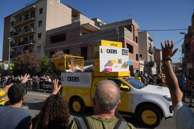 Tercera etapa del Tour de Francia 2026 Varios aficionados durante la tercera etapa del Tour de Francia 2026, a 6 de julio de 2026, en Granollers, Barcelona, Catalunya (Espana). La tercera etapa del Tour de Francia, que recorre 195 kilómetros, se celebra con un formato excepcional sin aficionados ni caravana publicitaria en la parte final por los incendios forestales que están sacudiendo la zona. 06 JULIO 2026 Granollers, Barcelona, Catalunya Granollers, Barcelona, Catalunya Espana *** Stage 3 of the 2026 Tour de France: Several fans during Stage 3 of the 2026 Tour de France on July 6, 2026, in Granollers, Barcelona, Catalonia, Spain. Stage 3 of the Tour de France, covering 195 kilometers, is being held under exceptional circumstances, with no fans or advertising caravan in the final stretch due to the wildfires ravaging the area. JULY 6, 2026 Granollers, Barcelona, Catalonia Granollers, Barcelona, Catalonia, Spain  Copyright: xDavidxZorrakinox 7648551