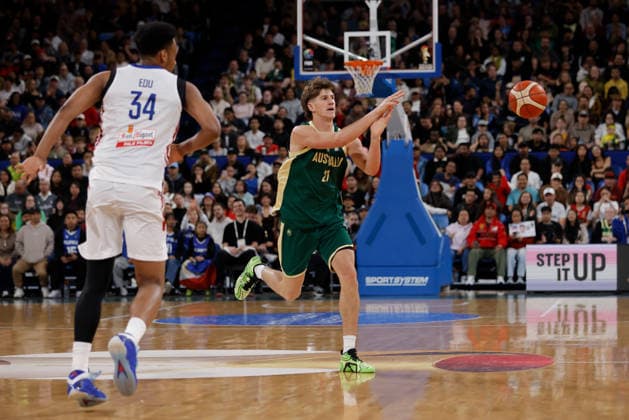 BASKETBALL AUSTRALIA PHILIPPINES, Alex Condon of the Australian Boomers passes the ball during the World Cup qualifier basketball match between Australia and the Philippines at RAC Arena in Perth, Monday, July 6, 2026. ( NO ARCHIVING, EDITORIAL USE ONLY PERTH WESTERN AUSTRALIA AUSTRALIA  Copyright: xRICHARDxWAINWRIGHTx 20260706137648311598