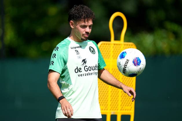 Training Sparta Rotterdam Rotterdam - Mitchell van Bergen of Sparta Rotterdam during the a training in preperation of the 2026 2027 season. The training is set at Sportpark Nieuw-Terbregge on 6 July 2026 in Rotterdam, The Netherlands. (VK Sportphoto Yannick Verhoeven) Copyright: xYannickxVerhoevenx