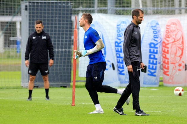 DEU, DFL, 2. FBL Hertha BSC, Training, 06.07.2026, Sportforum, Berlin, DEU, DFL, 2. FBL Hertha BSC, Training, Tjark Ernst (Hertha BSC Berlin 1), Co-Trainer Andre Mijatovic (Hertha BSC Berlin), Cheftrainer Stefan Leitl (Hertha BSC Berlin) DFL - regulations prohibit any use of Photographs as image sequences and or quasi-video *** GER, DFL, 2nd Bundesliga Hertha BSC, Training, July 6, 2026, Sportforum, Berlin, GER, DFL, 2nd Bundesliga Hertha BSC, Training, Tjark Ernst (Hertha BSC Berlin 1), Assistant Coach Andre Mijatovic (Hertha BSC Berlin), Head Coach Stefan Leitl (Hertha BSC Berlin). DFL regulations prohibit any use of photographs as image sequences and or quasi-video. nordphotoxGmbHx xEngler nph00076