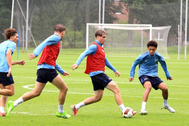 DEU, DFL, 2. FBL Hertha BSC, Training, 06.07.2026, Sportforum, Berlin, DEU, DFL, 2. FBL Hertha BSC, Training, Niklas Hildebrandt (Hertha BSC Berlin 26), Jerom Diallo (Hertha BSC Berlin 51) DFL - regulations prohibit any use of Photographs as image sequences and or quasi-video *** GER, DFL, 2nd Bundesliga Hertha BSC, Training, July 6, 2026, Sportforum, Berlin, GER, DFL, 2nd Bundesliga Hertha BSC, Training, Niklas Hildebrandt Hertha BSC Berlin 26, Jerom Diallo Hertha BSC Berlin 51. DFL regulations prohibit any use of photographs as image sequences and or quasi-video. nordphotoxGmbHx xEngler nph00076
