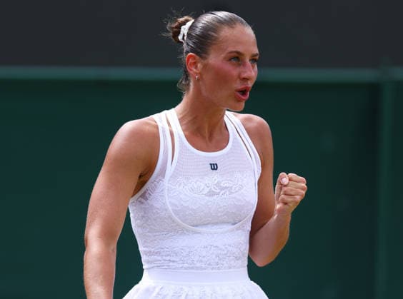 Wimbledon Championships 2026, Day 8, AELTC Wimbledon, London, UK - 06 07 2026 Marta Kostyuk (UKR) in action during her fourth round match against Ashlyn Krueger (USA) in the 2026 Wimbledon Championships at the AELTC London London AELTC Wimbledon London GBR, UK NEWSPAPERS OUT Copyright: xMarkxGreenwoodx