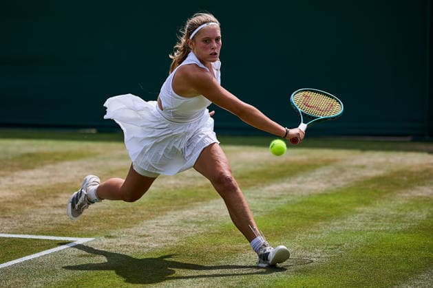 July 6, 2026, London, London, Great Britain: Emily Victoria Eigelsbach of Germany returns with backhand during The Championships Wimbledon , 6.7.2026 in London (All England Lawn Tennis and Croquet Club), Great Britain Tennis 2026: Grand Slam: The Championships Wimbledon: 8th Day: 2nd Round Juniors: EIGELSBACH 1:6 7:5 6:3 LACINOVA  - ZUMAs343 20260706_zsp_s343_047 Copyright: xMathiasxSchulzx