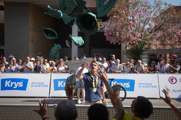 Tercera etapa del Tour de Francia 2026 Varios aficionados durante la tercera etapa del Tour de Francia 2026, a 6 de julio de 2026, en Granollers, Barcelona, Catalunya (Espana). La tercera etapa del Tour de Francia, que recorre 195 kilómetros, se celebra con un formato excepcional sin aficionados ni caravana publicitaria en la parte final por los incendios forestales que están sacudiendo la zona. 06 JULIO 2026 Granollers, Barcelona, Catalunya Granollers, Barcelona, Catalunya Espana *** Stage 3 of the 2026 Tour de France: Several fans during Stage 3 of the 2026 Tour de France on July 6, 2026, in Granollers, Barcelona, Catalonia, Spain. Stage 3 of the Tour de France, covering 195 kilometers, is being held under exceptional circumstances, with no fans or advertising caravan in the final stretch due to the wildfires ravaging the area. JULY 6, 2026 Granollers, Barcelona, Catalonia Granollers, Barcelona, Catalonia, Spain  Copyright: xDavidxZorrakinox 7649325