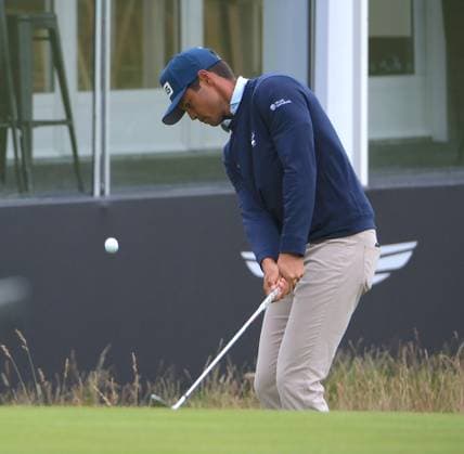 UK: The Genesis Scottish Open at The Renaissance Club, North Berwick, Scotland on 06 July 2026: Pictured: Johannes Veerman (USA) chips onto the 18th green during a practice round at the Genesis Scottish Open Championship 2026 North Berwick The Renaissance Club Scotland Scotland Copyright: xAlexxToddx