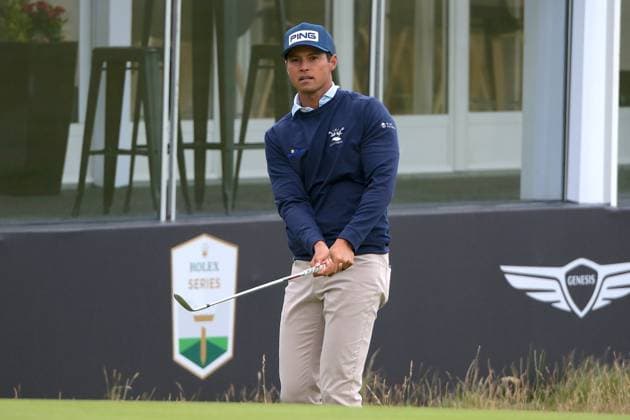 UK: The Genesis Scottish Open at The Renaissance Club, North Berwick, Scotland on 06 July 2026: Pictured: Johannes Veerman (USA) chips onto the 18th green during a practice round at the Genesis Scottish Open Championship 2026 North Berwick The Renaissance Club Scotland Scotland Copyright: xAlexxToddx