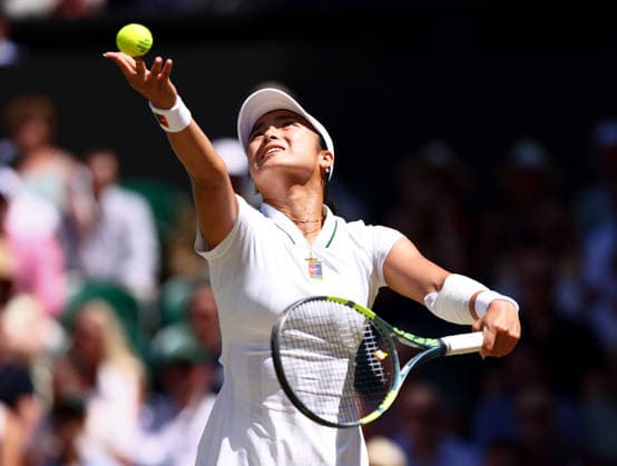 Wimbledon Championships 2026, Day 8, AELTC Wimbledon, London, UK - 06 07 2026 Alexandra Eala (PHI) in action during her fourth round match against Jasmine Paolini (ITA) in the 2026 Wimbledon Championships at the AELTC London London AELTC Wimbledon London GBR, UK NEWSPAPERS OUT Copyright: xMarkxGreenwoodx