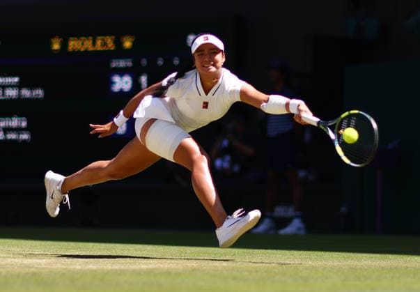 Wimbledon Championships 2026, Day 8, AELTC Wimbledon, London, UK - 06 07 2026 Alexandra Eala (PHI) in action during her fourth round match against Jasmine Paolini (ITA) in the 2026 Wimbledon Championships at the AELTC London London AELTC Wimbledon London GBR, UK NEWSPAPERS OUT Copyright: xMarkxGreenwoodx