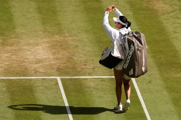 Alexandra Eala after losing her round of 16 match Wimbledon Tennis Championships, Day 8, The All England Lawn Tennis and Croquet Club, London, UK - 06 Jul 2026London The All England Lawn Tennis and United Kingdom  Copyright: xEllaxLing Shutterstockx 16978025bh