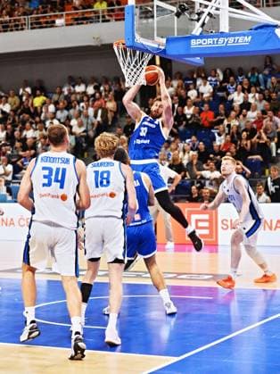 James Karnik (Czechia; under hoop) in action during men s Basketball World Cup 2027 group H qualifier: Czechia vs Estonia, in Brno, Czech Republic, on July 6, 2026. (CTKxPhoto PatrikxUhlir) CTKPhotoP2026070606263  CTKPhotoP2026070606263