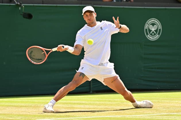 Wimbledon Tennis Championships 2026 - Day 8 LONDON, UNITED KINGDOM - July 06: Flavio Cobolli of Italy plays in the Mens singles forth round match against Alex de Minaur of Australia during day 8 of The Wimbledon Tennis Championships at All England Lawn Tennis and Croquet Club on July 06, 2026 in London, United Kingdom. Ray Tang Anadolu London United Kingdom. Editorial use only. Please get in touch for any other usage.  Copyright: x2026xAnadoluxRayxTangx
