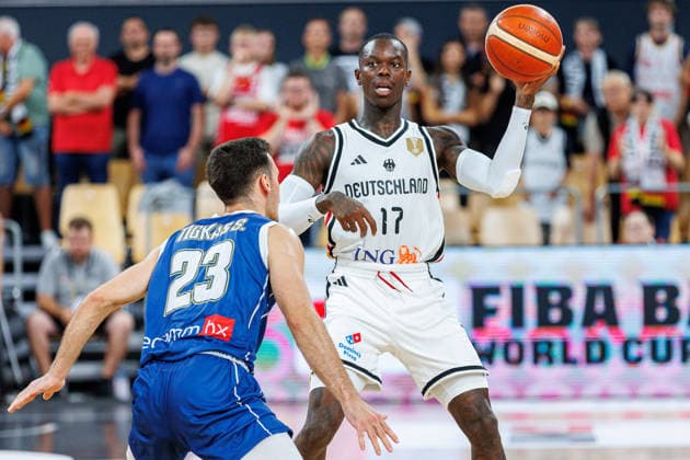 Stefanos Tigkas (Zypern, 23), Dennis Schroeder (Deutschland, 17), Deutschland vs. Zypern, Basketball, WM Qualifikation 2027, Gruppe E, 06.07.2026 Deutschland vs. Zypern, Basketball, WM Qualifikation 2027, Gruppe E, 06.07.2026 Bamberg *** Stefanos Tigkas, Cyprus, 23, Dennis Schroeder, Germany, 17, Germany vs. Cyprus, Basketball, 2027 World Cup Qualifiers, Group E, July 6, 2026 Germany vs. Cyprus, Basketball, 2027 World Cup Qualifiers, Group E, July 6, 2026 Bamberg Copyright: xEibner-Pressefoto G.xSantemizx EP_GSZ