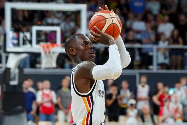 Dennis Schroeder (Germany) kontrolliert den Ball, FIBA World Cup European Qualifier, Germany v Cyprus, Brose Arena am 06. July 2026 in Bamberg, Deutschland. (Foto von Marco Steinbrenner DeFodi Images) Dennis Schroeder (Germany) controls the ball, FIBA World Cup European Qualifier, Germany v Cyprus, Brose Arena, July 6, 2026 in Bamberg, Germany. (Photo by Marco Steinbrenner DeFodi Images) - *** Dennis Schroeder of Germany controls the ball, FIBA World Cup European Qualifier, Germany vs. Cyprus, Brose Arena on July 6, 2026, in Bamberg, Germany. Photo by Marco Steinbrenner, DeFodi Images. Dennis Schroeder of Germany controls the ball, FIBA World Cup European Qualifier, Germany vs. Cyprus, Brose Arena, July 6, 2026, in Bamberg, Germany. Photo by Marco Steinbrenner, DeFodi Images