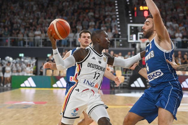 Dennis SCHROEDER (GER), Aktion,Zweikampf gegen Ioannis PASHIALIS (CYP). Basketball Laenderspiel WM Qualifikation Deutschland (GER) - Zypern (CYP) am 06.07.2026 Brose Arena Bamberg. *** Dennis SCHROEDER (GER), Action, One-on-one against Ioannis PASHIALIS (CYP), International Basketball Game, World Cup Qualifier, Germany (GER) vs. Cyprus (CYP) on July 6, 2026, at Brose Arena, Bamberg