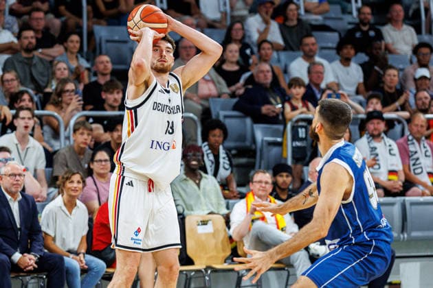 Kay Bruhnke (Deutschland, 19), Nikos Stylianou (Zypern, 99), Deutschland vs. Zypern, Basketball, WM Qualifikation 2027, Gruppe E, 06.07.2026 Deutschland vs. Zypern, Basketball, WM Qualifikation 2027, Gruppe E, 06.07.2026 Bamberg *** Kay Bruhnke, Germany, 19, Nikos Stylianou, Cyprus, 99, Germany vs. Cyprus, Basketball, 2027 World Cup Qualifiers, Group E, July 6, 2026 Germany vs. Cyprus, Basketball, 2027 World Cup Qualifiers, Group E, July 6, 2026 Bamberg Copyright: xEibner-Pressefoto G.xSantemizx EP_GSZ